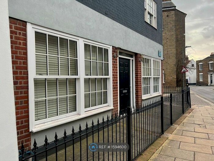 1 Bedroom Flat To Rent In East Street, Rochford, SS4