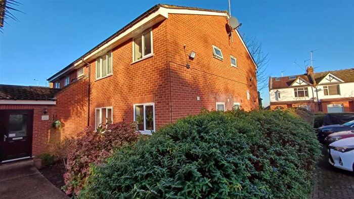 1 Bedroom Flat For Sale In Newton Avenue, London, N10