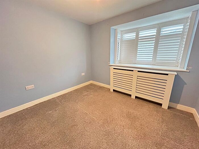 2 Bedroom Detached Bungalow To Rent In Hackness Drive, Scarborough, YO12