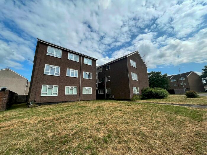 2 Bedroom Flat To Rent In Ninian Road, Hemel Hempstead, HP2