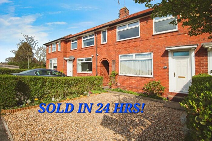 3 Bedroom Terraced House For Sale In Lindfield Estate South, Wilmslow, Cheshire, SK9