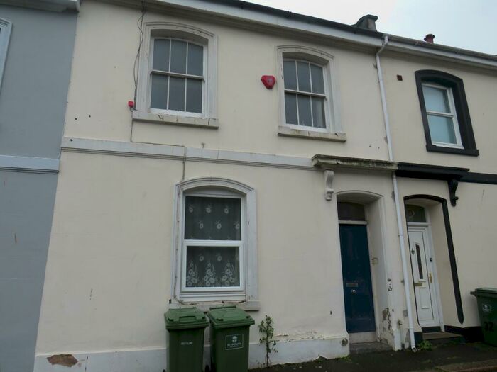 1 Bedroom Flat To Rent In Clarence Place, Morice Town, Plymouth, PL2