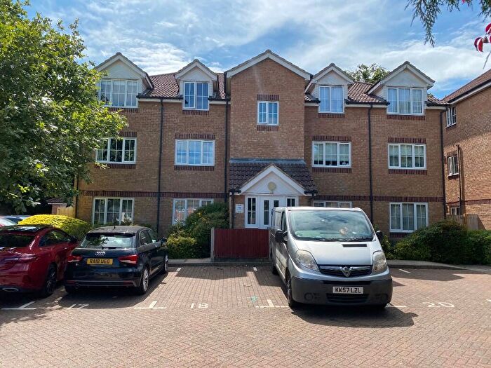 1 Bedroom Flat For Sale In Horace Gay Gardens, Letchworth Garden City, Hertfordshire, SG6