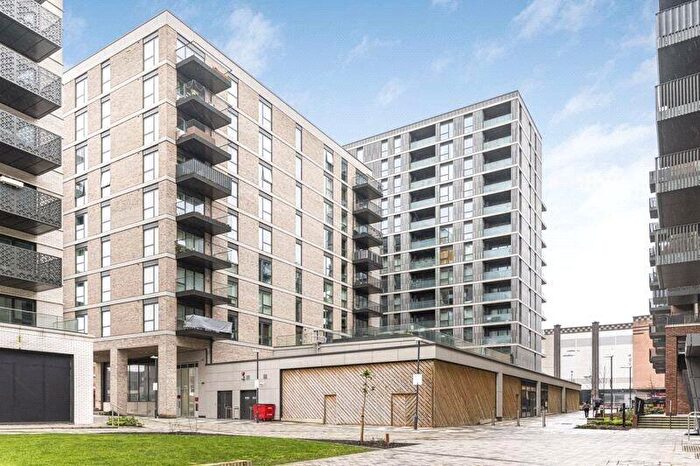 2 Bedroom Flat For Sale In Regal Walk, Bexleyheath, DA6