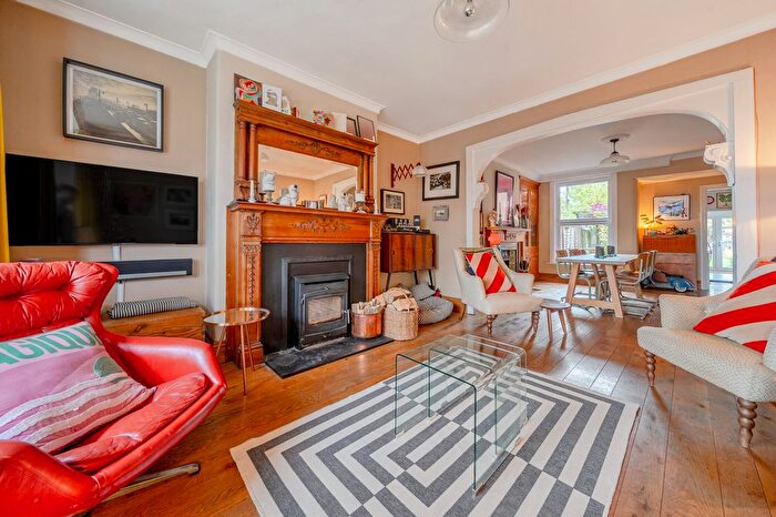 4 Bedroom Semi-Detached House For Sale In Orchard Place, Clifford Chambers, CV37