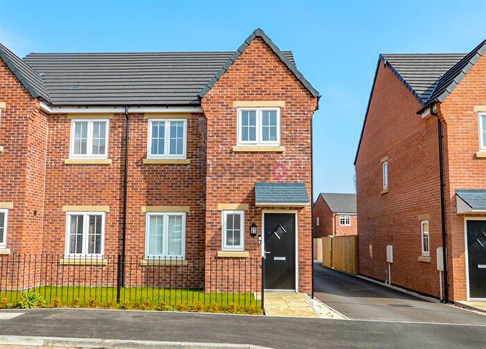 3 Bedroom Semi-Detached House For Sale In Hawthorne Road, Barlborough, Chesterfield, S43