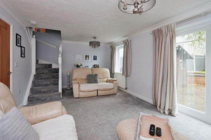 3 Bedroom Detached House For Sale In Green Close, Renishaw, Sheffield, Derbyshire, S21