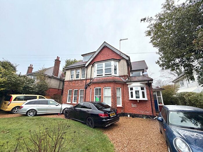 1 Bedroom Flat To Rent In Milton Road, Bournemouth, BH8