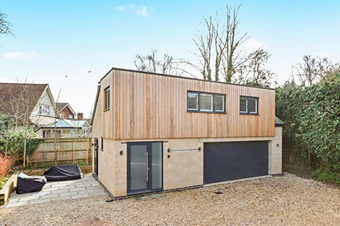 2 Bedroom House To Rent In Chambrai Close, Applefort-upon-Thames, OX14