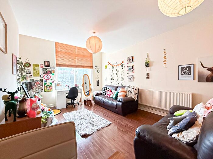 2 Bedroom Apartment To Rent In Sir Thomas Street, Liverpool, Merseyside, L1