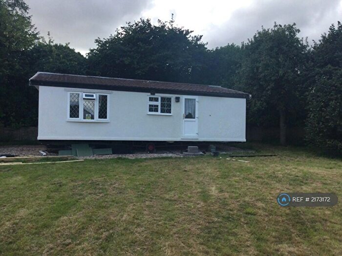 2 Bedroom Mobile Home To Rent In Wimborne Road, Cashmoor, Blandford Forum, DT11