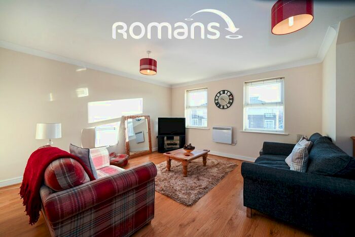 2 Bedroom Flat To Rent In Heath Hill Road South, Crowthorne, RG45