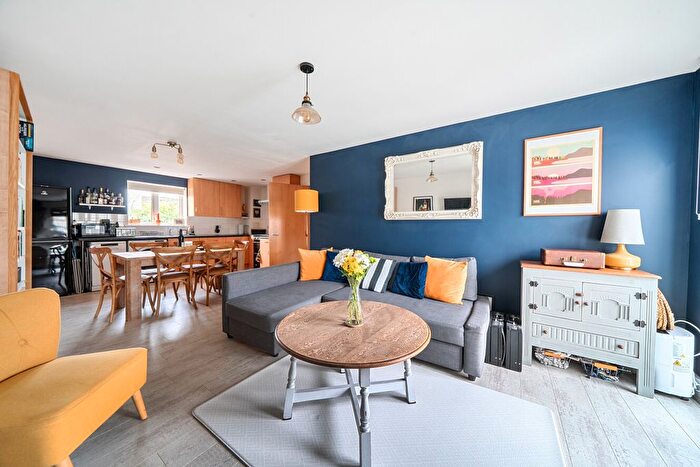 1 Bedroom Flat For Sale In Stane Grove, Clapham, London, SW9