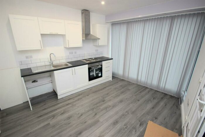 1 Bedroom Flat To Rent In Queensway, Hagley Road, Halesowen, B63