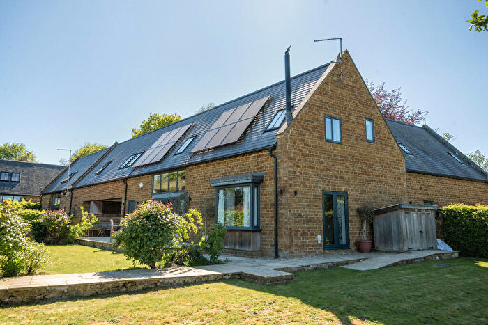 4 Bedroom Barn Conversion For Sale In Aynho Road, Adderbury, Banbury, OX17