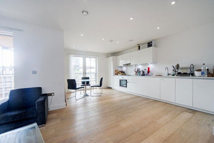 3 Bedroom Apartment To Rent In Cube Building, Wenlock Road, Hackney, London, N1