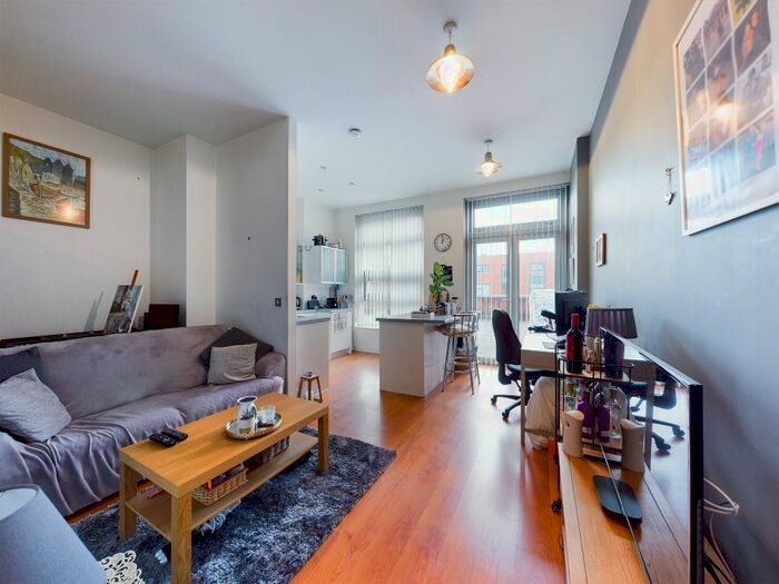 2 Bedroom Flat To Rent In Platinum, Branston Street, Birmingham, B18