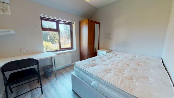 5 Bedroom Semi-Detached House To Rent In The Avenue, Moulsecoomb, Brighton, BN2