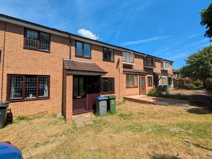 3 Bedroom Property To Rent In Highgrove Close, Calne, Wiltshire, SN11