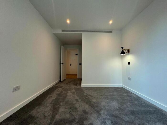 2 Bedroom Apartment To Rent In Merino Gardens, London, E1W