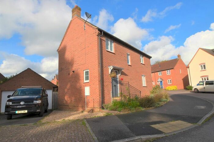 3 Bedroom Semi-Detached House To Rent In Kestrel Close, Tiverton, Devon, EX16