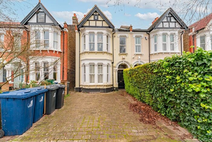 2 Bedroom Flat For Sale In Egerton Gardens, Ealing, W13