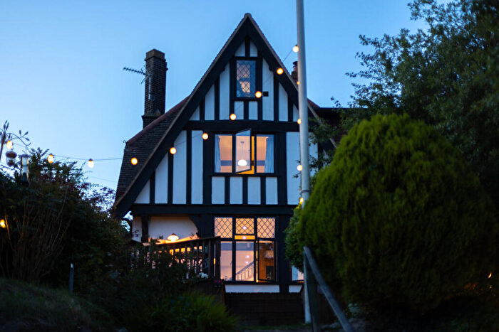 3 Bedroom Detached House For Sale In Billet Lane, Leigh-on-sea, SS9