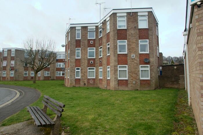 1 Bedroom Flat To Rent In The Hexagon, Andover, SP10