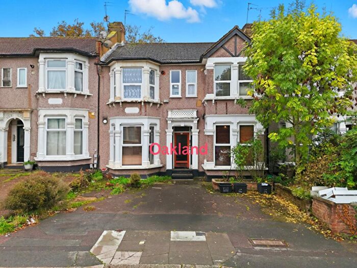 1 Bedroom Flat To Rent In De Vere Gardens, Ilford, IG1