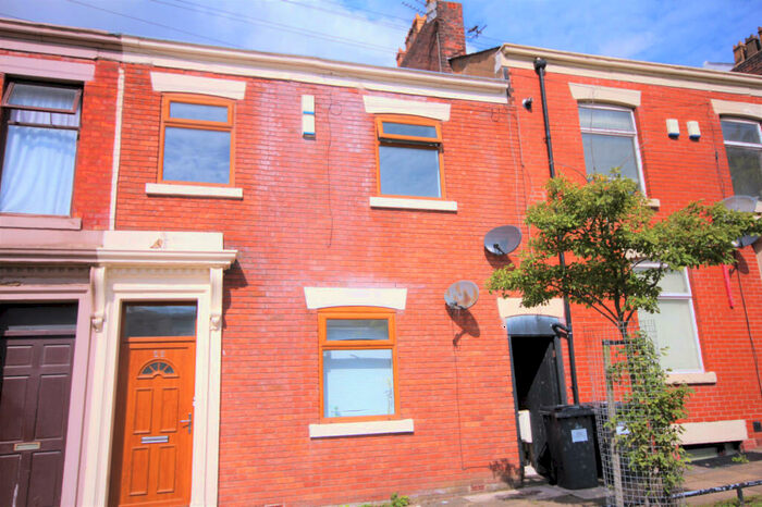 2 Bedroom Flat To Rent In Christian Road, Preston, Lancashire, PR1