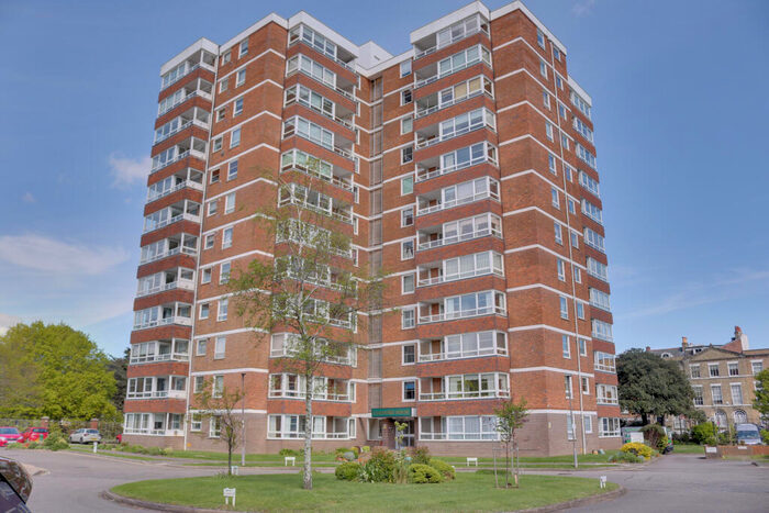 2 Bedroom Apartment For Sale In Blount Road, Old Portsmouth, PO1