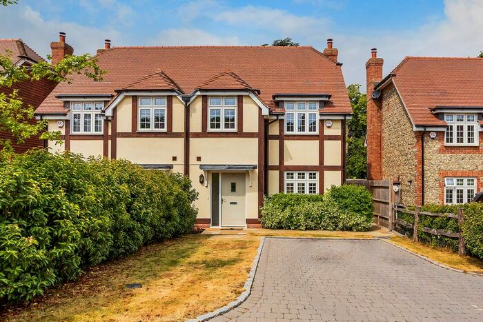 3 Bedroom Semi-Detached House For Sale In Stick Hill, Edenbridge, TN8