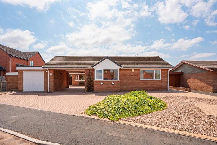 3 Bedroom Detached Bungalow For Sale In Gloster Gardens, Wellesbourne, Warwick, CV35