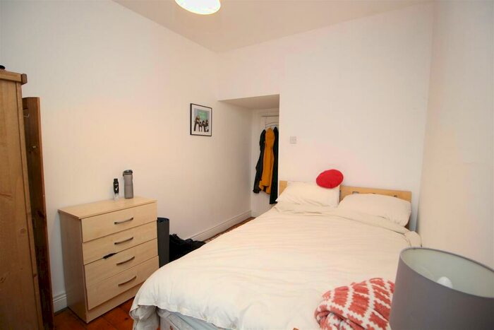 3 Bedroom Flat To Rent In Newlands Road, Newcastle Upon Tyne, NE2