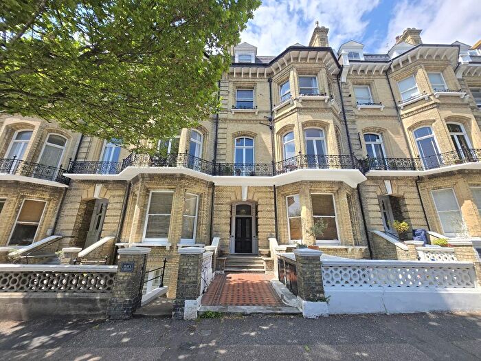 1 Bedroom Flat To Rent In First Avenue, BN3