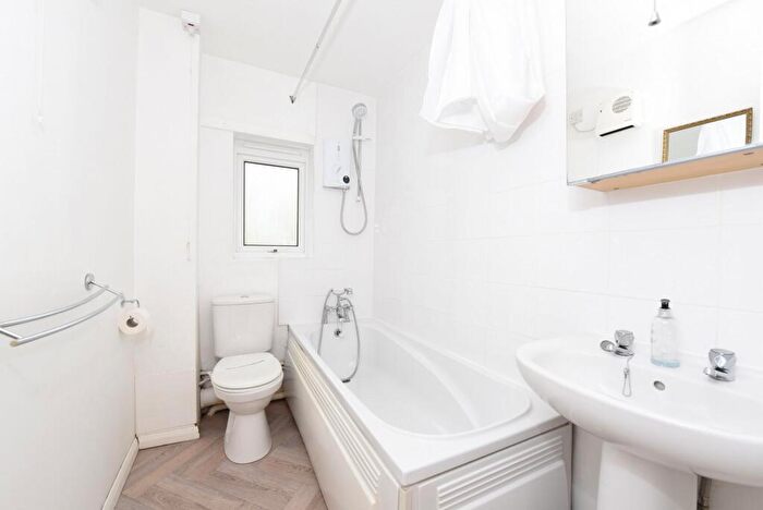 1 Bedroom Maisonette To Rent In Burrell Road, Frimley, GU16