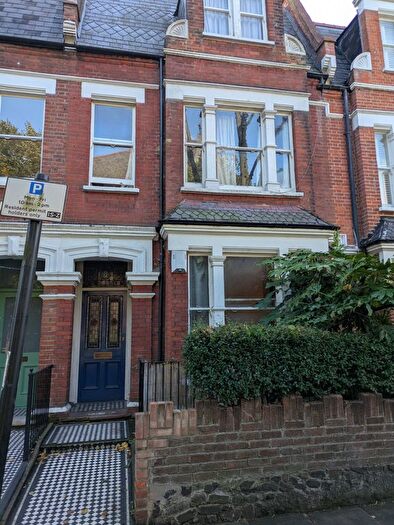 2 Bedroom Flat To Rent In Gff, Gladsmuir Road, Whitehall Park, N19