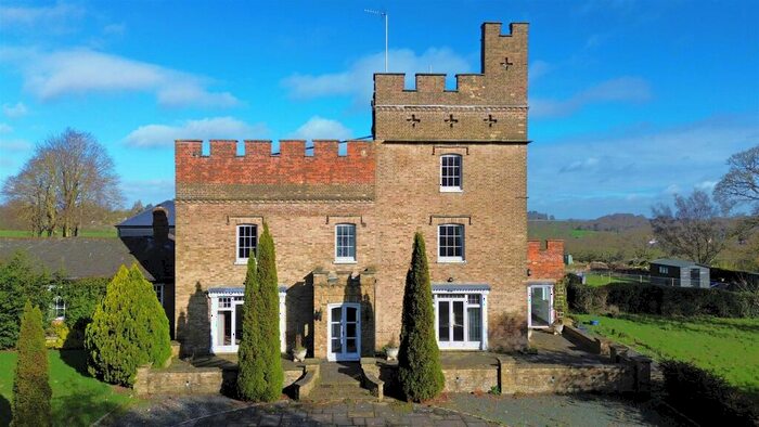 4 Bedroom Detached House For Sale In Upper Bedfords Farmhouse, Romford, RM1