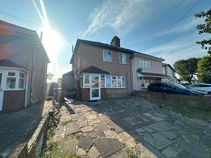 3 Bedroom Semi-Detached House For Sale In Wallace Road, Grays, Essex, RM17