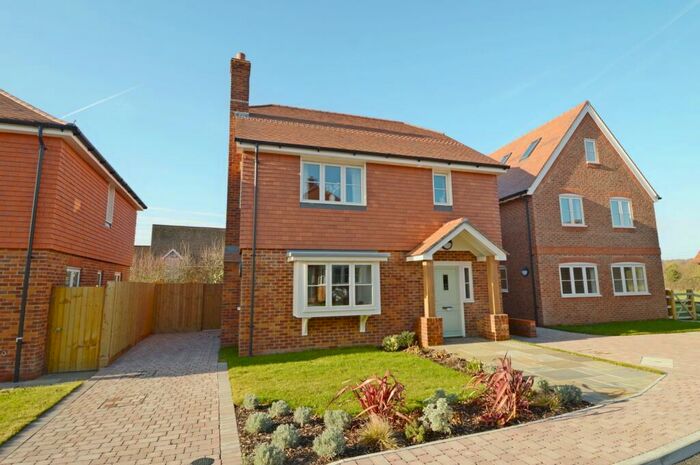 4 Bedroom Detached House To Rent In Orchard Gate, Ropley, Alresford, SO24