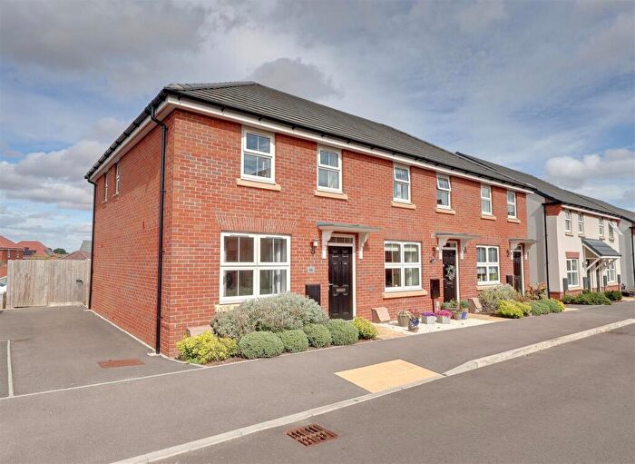 3 Bedroom Semi-Detached House For Sale In Manor Road, Newent, GL18