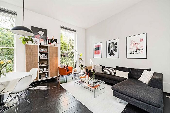 1 Bedroom Flat For Sale In Porchester Square, Hyde Park, W2