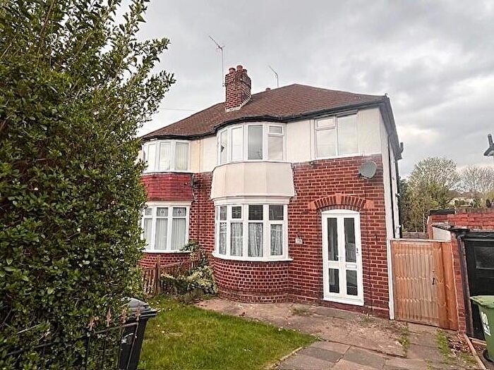 3 Bedroom House To Rent In Windsor Grove, Stourbridge, DY8