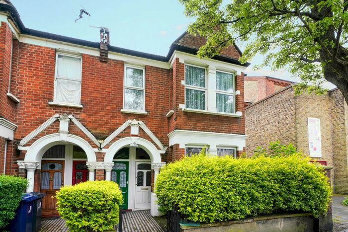 2 Bedroom Maisonette To Rent In Southfield Road, London, W4