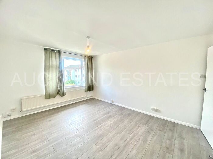 1 Bedroom Maisonette To Rent In Wayside, Potters Bar, EN6