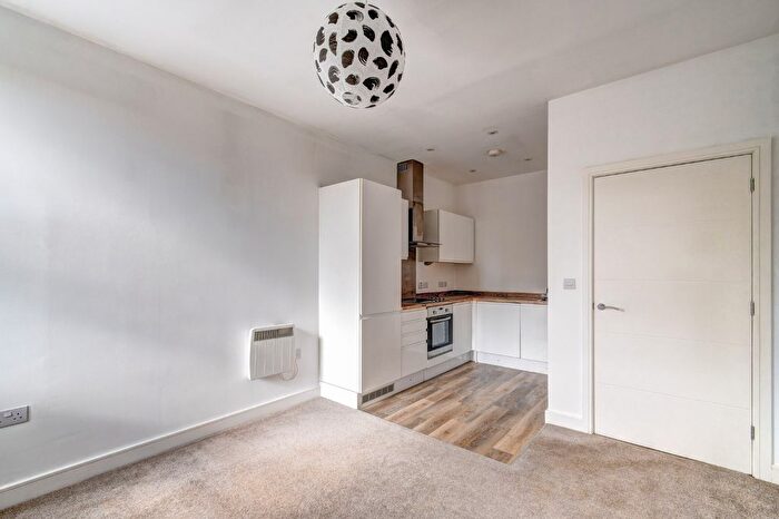 1 Bedroom Flat For Sale In Warwick Road, Solihull, West Midlands, B92