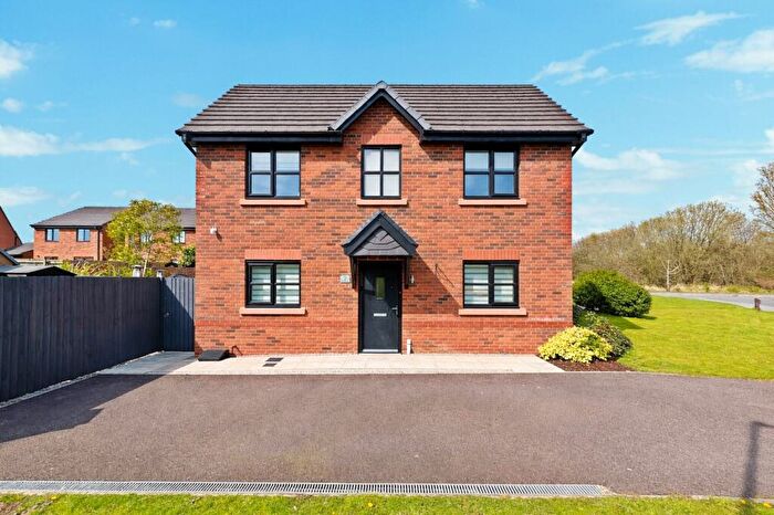 3 Bedroom Semi Detached House For Sale In Etherstone Way, Westhoughton, BL5