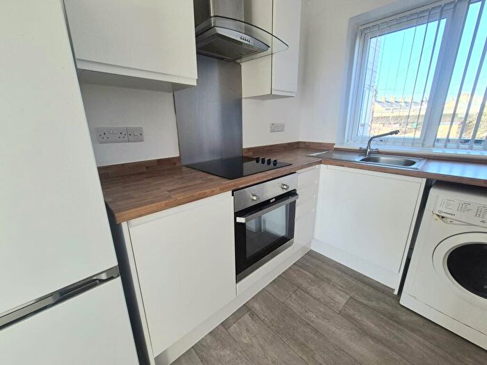 1 Bedroom Apartment To Rent In West Parade Flats, Halifax, HX1