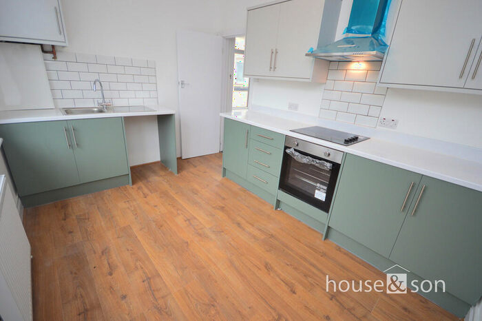 3 Bedroom Flat To Rent In Richmond Park Avenue, Bournemouth, Dorset, BH8