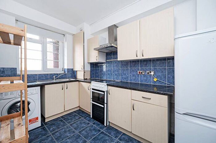 1 Bedroom Flat To Rent In Loddiges Road, Hackney, London, E9